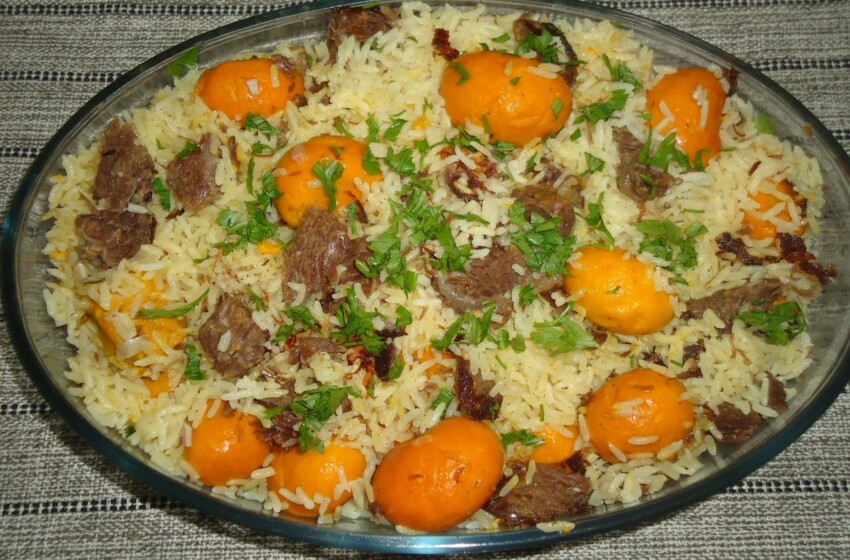  Arroz com Pequi e carne de sol