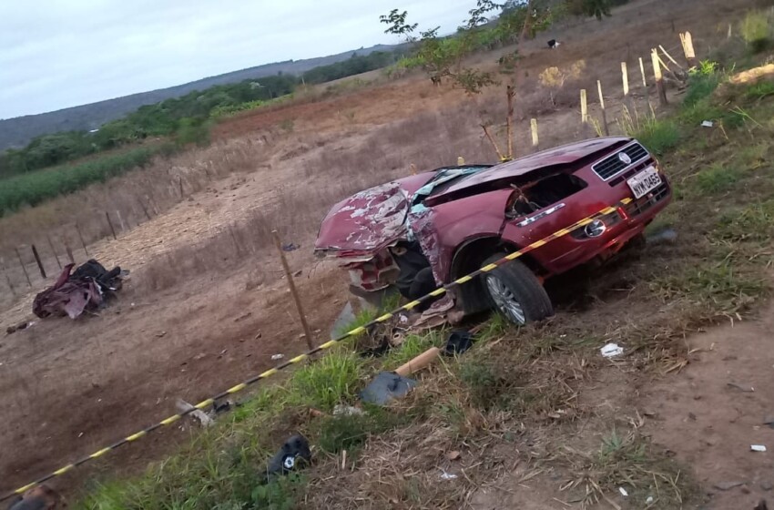  Morte em colisão entre carro e caminhão em São João do Paraíso