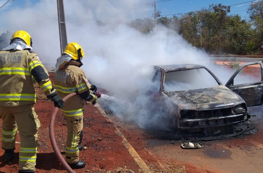  Veículo incendeia no Independência