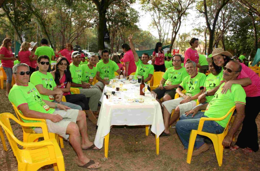  Fazendo festa para quem faz festa para você