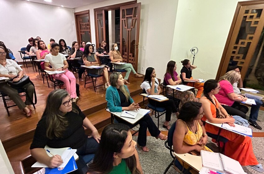  Curso do Instituto Myrmex forma mais de 30 alunos em educação personalizada