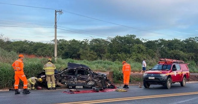  Morte no anel rodoviário em colisão de carro e ônibus