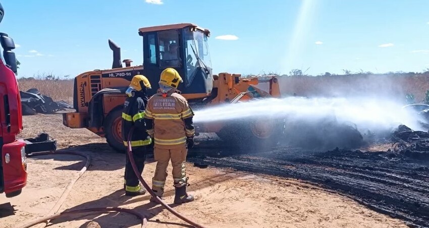  Incêndio em depósito de pneus mobiliza CB