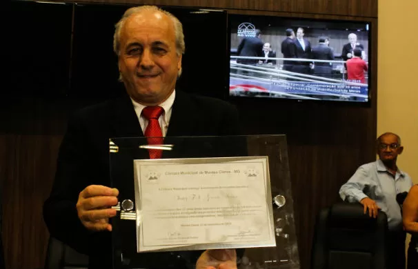  Diretor da InterTV Fábio Braidatto é homenageado com a Medalha JK