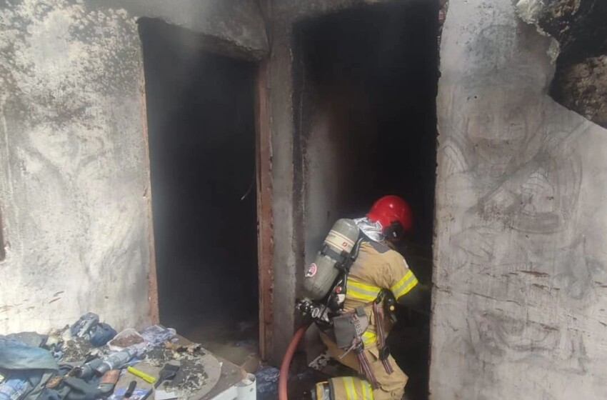  Moradores do Raul Lourenço acionam CB para combater incêndio unifamiliar