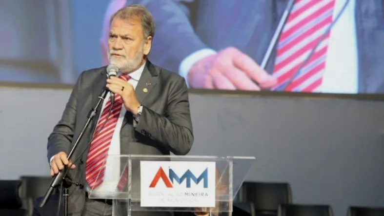  AMM e TCEMG assinam termo de cooperação para capacitação e conciliação com os municípios