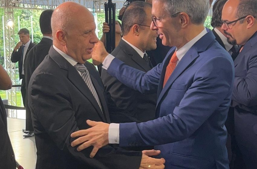  Deputado Arlen Santiago participa da solenidade da ordem de serviço para construção da ponte Manga-Matias Cardoso