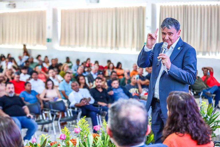  Programa Acredita no Primeiro Passo chega a Montes Claros