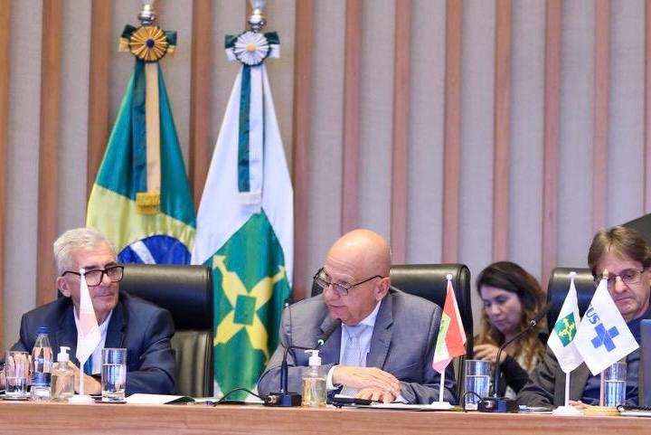 Arlen Santiago defende reajuste emergencial da Tabela SUS em encontro nacional de legisladores da saúde