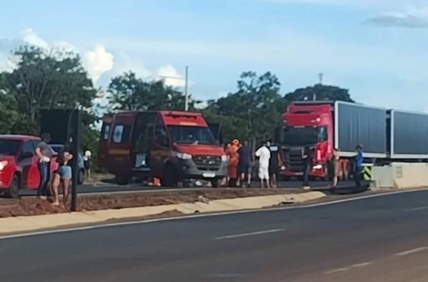  Pedestre morre após ser atropelado na MGC-135, em Bocaiuva