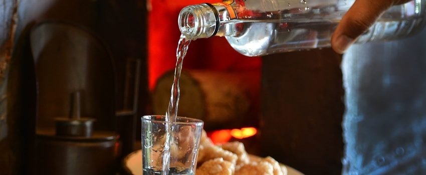  Dia da Cachaça Mineira: setor movimenta mais de R$ 600 milhões em Minas e reforça sua liderança nacional