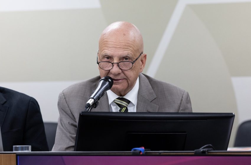  Arlen Santiago reage aos rumores e confirma pré-candidatura: “Sou candidato mais do que nunca”