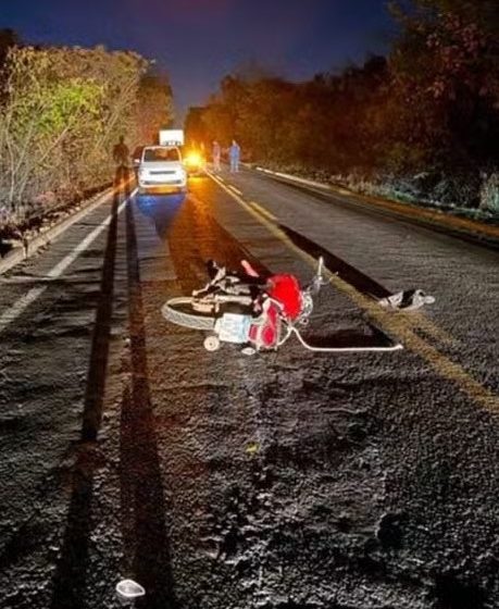  Jovem de 18 anos morre em colisão fatal com caminhão parado sem sinalização na MG-402