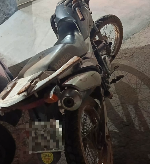  Motociclista cai ao desviar de cavalo e é atendido pelo SAMU