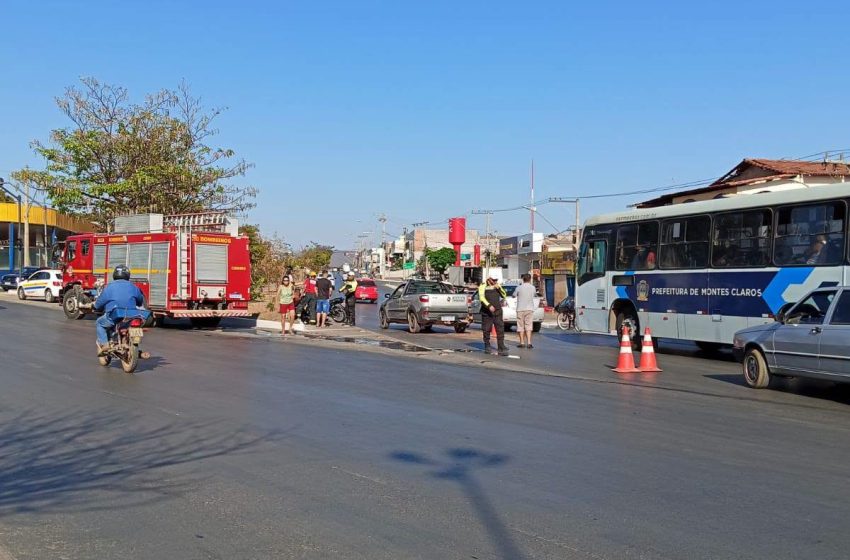  Acidente com 4 veículos deixa ferida no trevo da Cowan