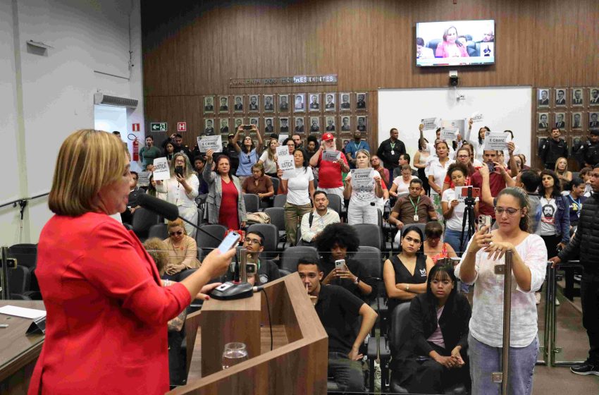  Vereadores repudiam agressões à Professora Iara Pimentel e cobram justiça